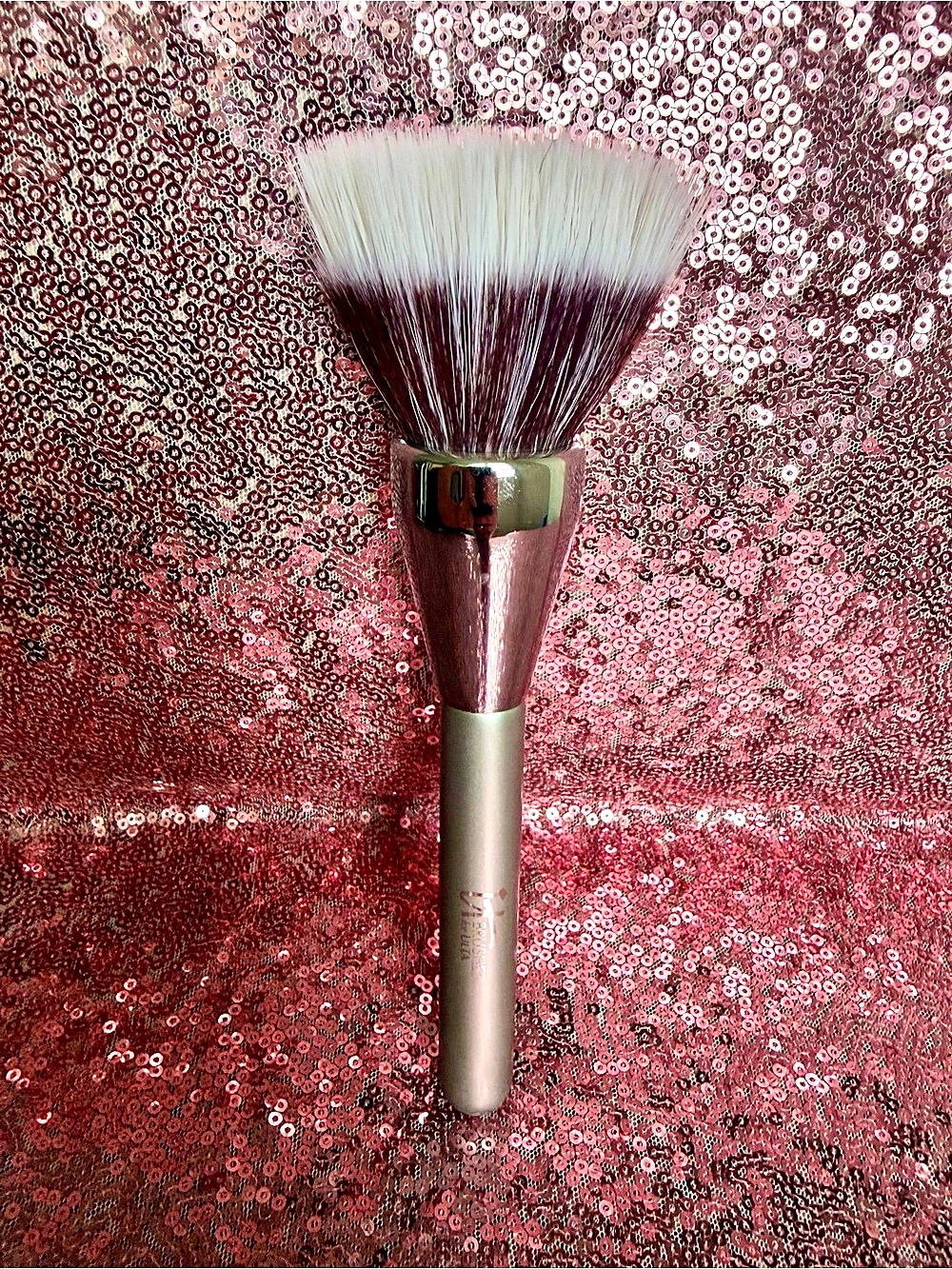 IT Cosmetics Airbrush Mega Powder Brush #127 Makeup Brush